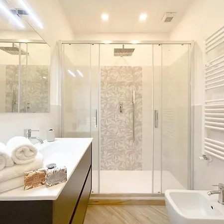 Lusso In Centro Storico - Wifi - Ac Apartman Savona