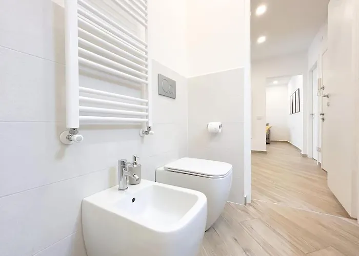 Lusso In Centro Storico - Wifi - Ac דירה